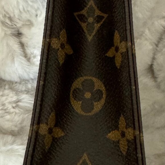 Louis Vuitton Poche Toilette 19 - Picture 15 of 15